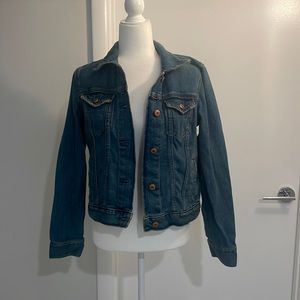 Gap Jeans Medium-Wash Distressed Denim Jacket (Size Medium)
